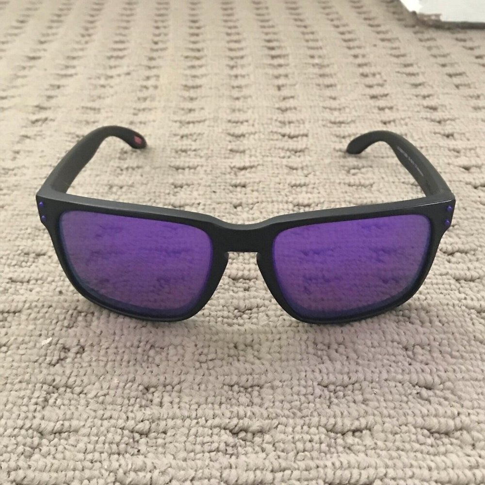 Oakley Polarized Prizm Sunglasses (Matte Black Violet Purple Polarized)